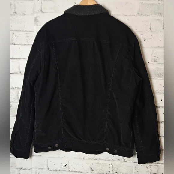 Levi's Mens Black Sherpa Trucker Jacket - Picture 2 of 8